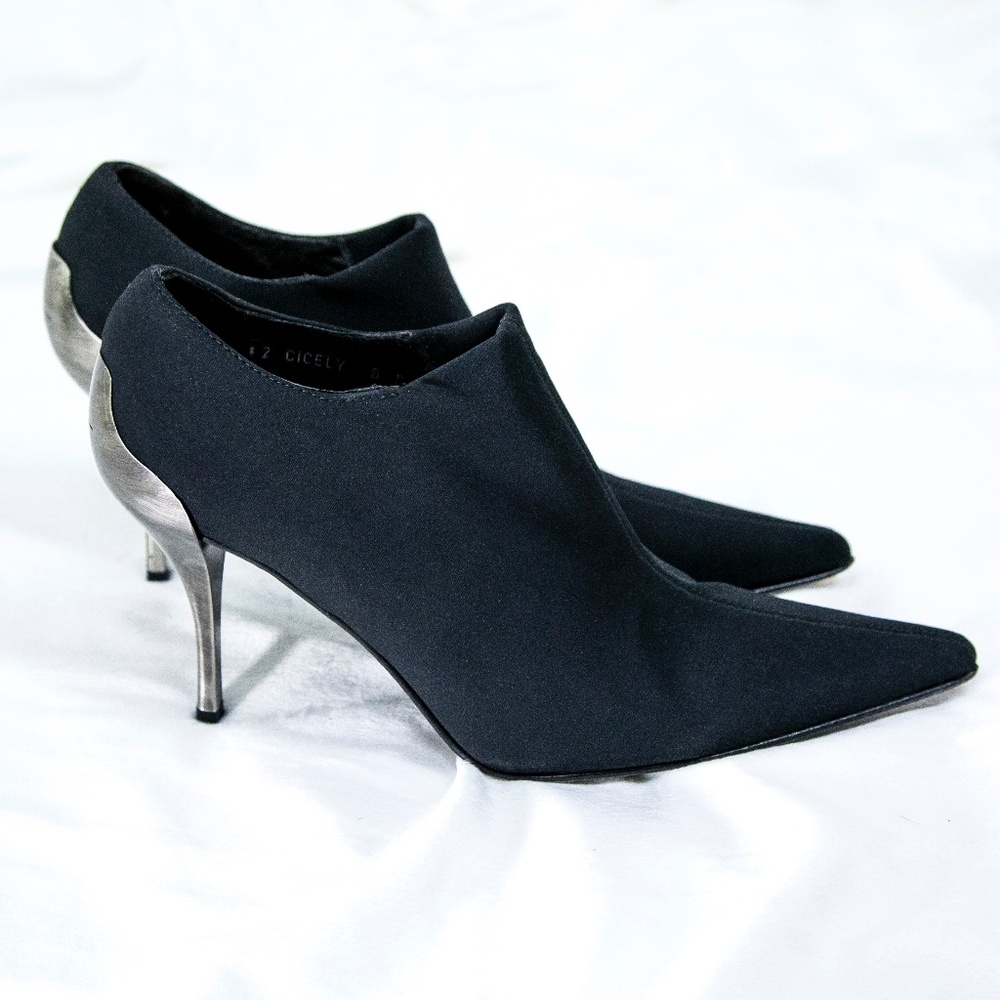 Pliner Metal Heel Pointed Black Ankle Boot